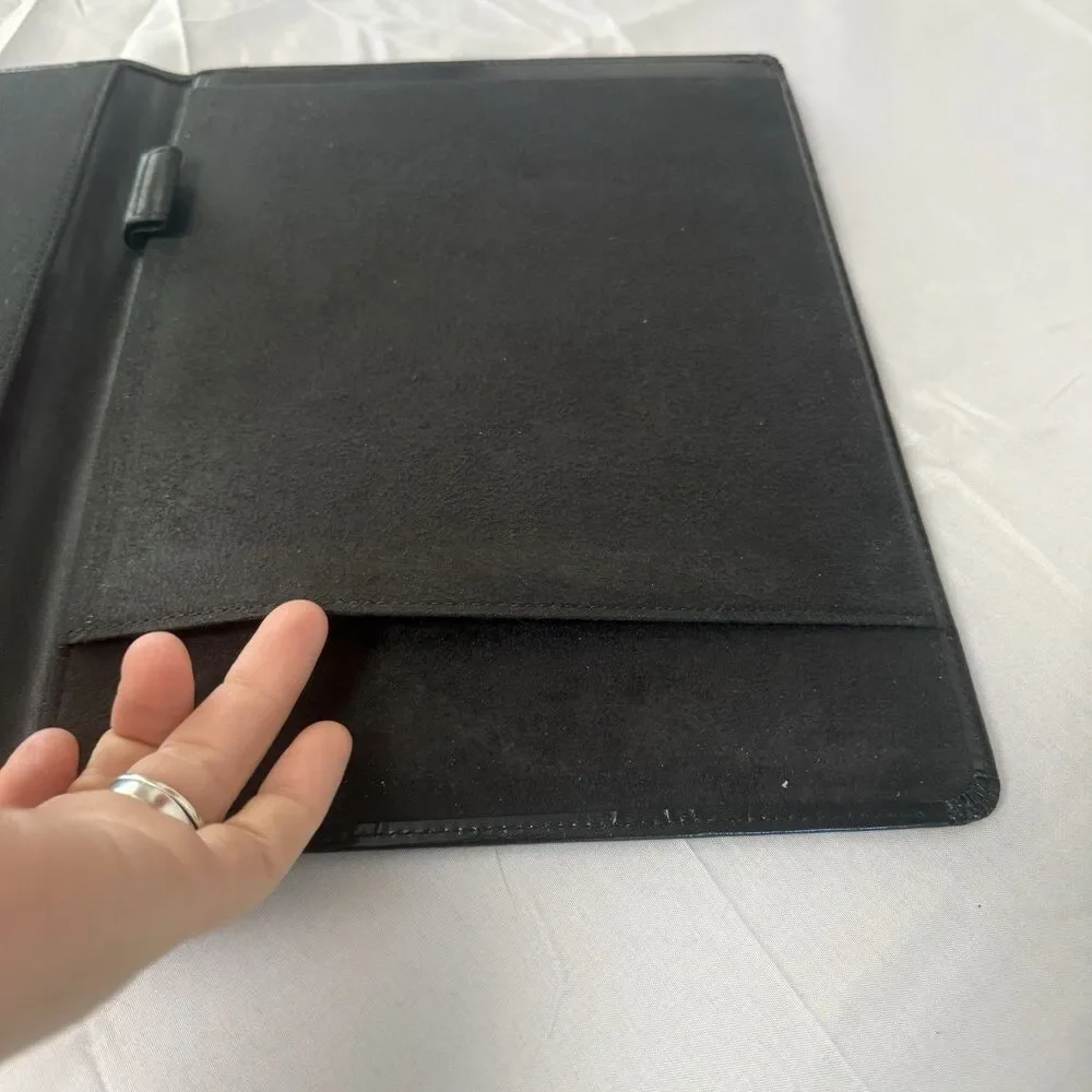 Leeman Cowhide Slim Leather Business Portfolio Embossed Black